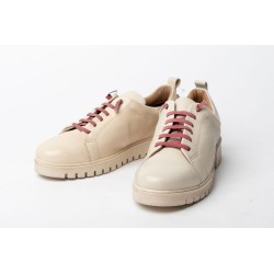 Zapatillas de mujer en piel color beige | Carmina Jhilton