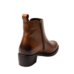 Botines de mujer en piel color camel | Carmina Jhilton